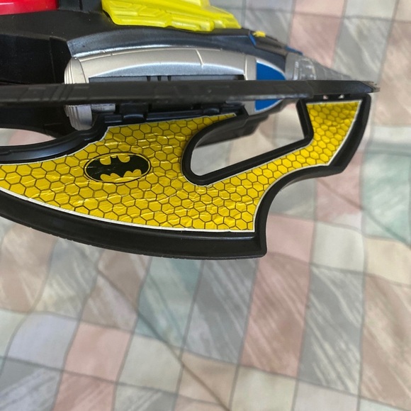 Imaginext Batwing with Batman Figure and 2 Projectiles - Picture 10 of 11